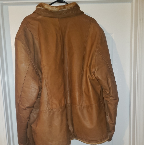 Coat - Picture 3 of 4